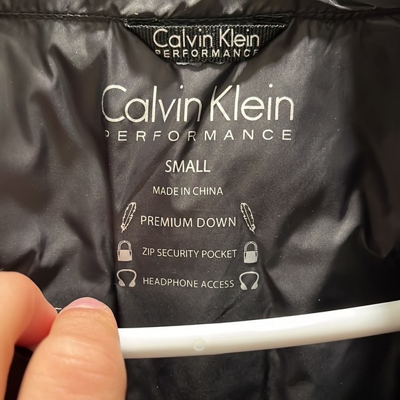 CALVIN KLEIN Performance Vest - Picture 2 of 3